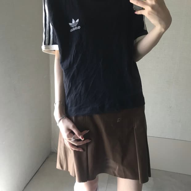 아디다스 검흰 링거티셔츠