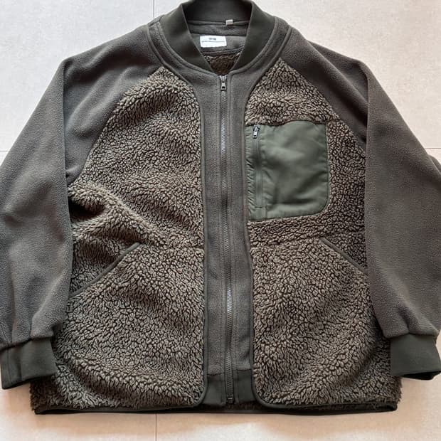 유니클로 x 화이트 마운티니어링 플리스 집업 / XL / 카키