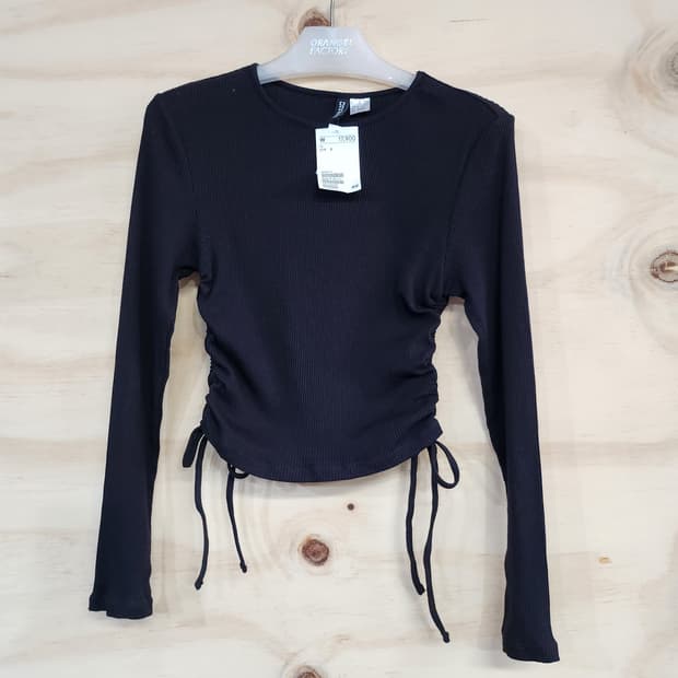 331) H&M 블랙 셔링 긴팔 티셔츠