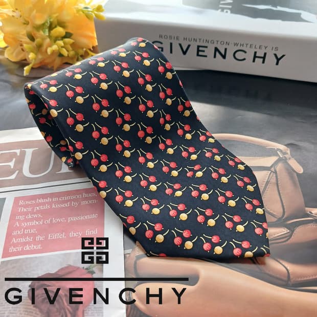 지방시 실크 블랙 체리 패턴 넥타이 9.7cm A+등급 A18789
