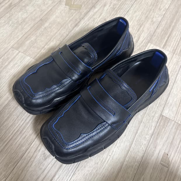 자라 아더에러 로퍼 