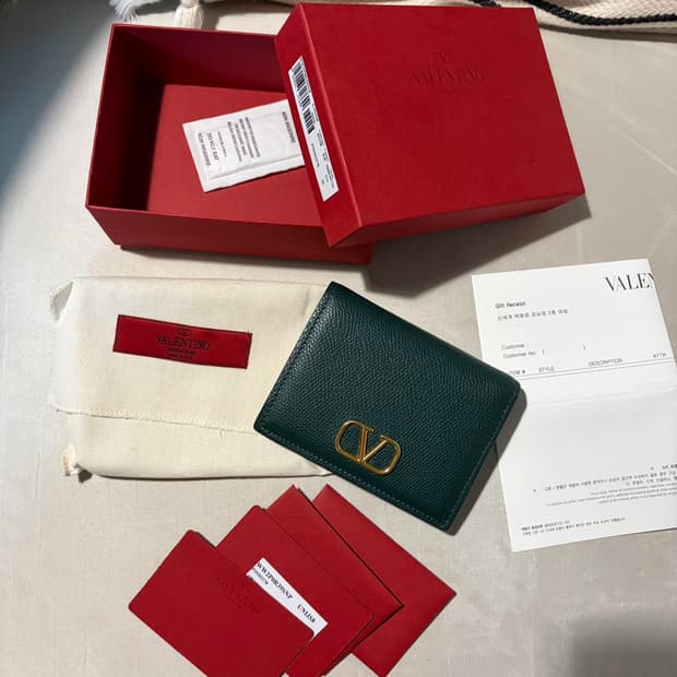 발렌티노 V로고 반지갑 / 상태 S급