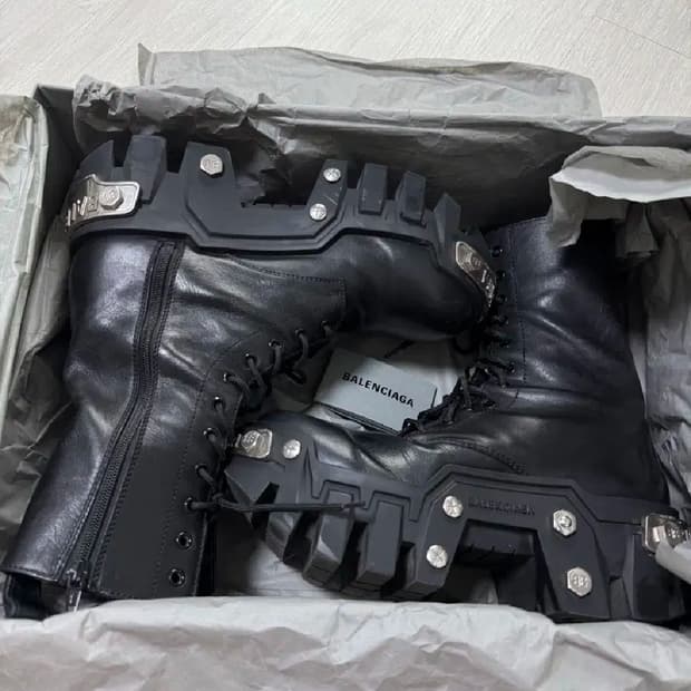 발렌시아가 불도저 부츠 백화점구매 풀박스