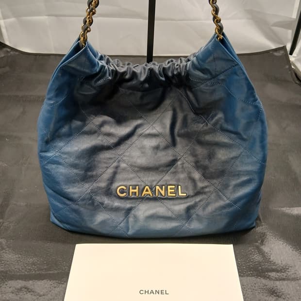 샤넬 22뱩 미디움 AS3261