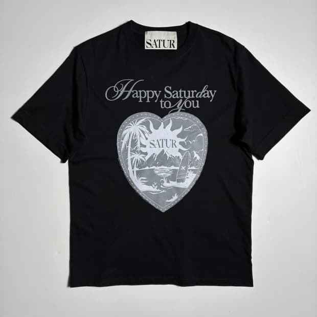 세터 SATUR 24SS 선라이즈 인 하트 그래픽 반팔 티셔츠 R2514