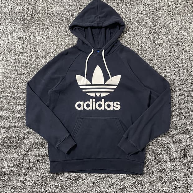 빈티지9. 아디다스 트레포일 빅 로고 그래픽 후드티셔츠 네이비