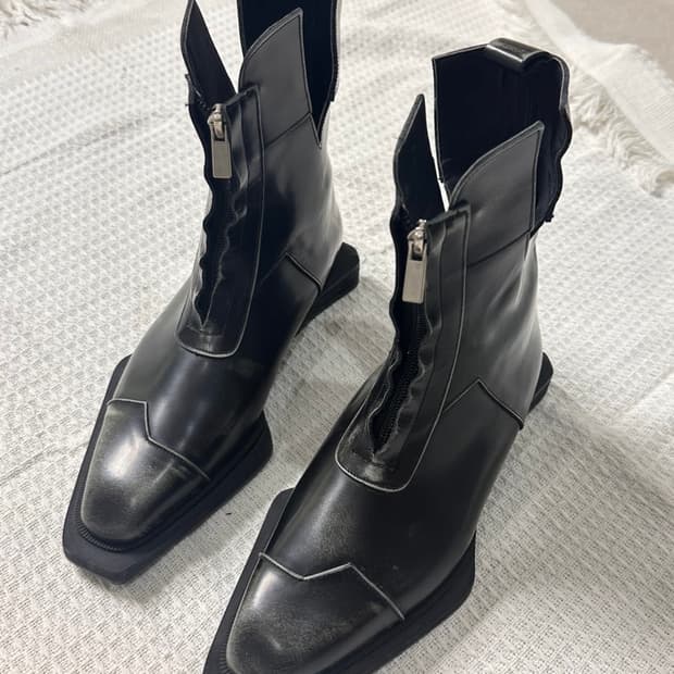 Negative three boots 235