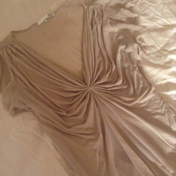 Mixxo 빈티지 베이지 셔링 브이넥 탑