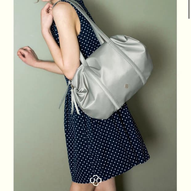 히어리 더플백 실버 새상품 (98000원)