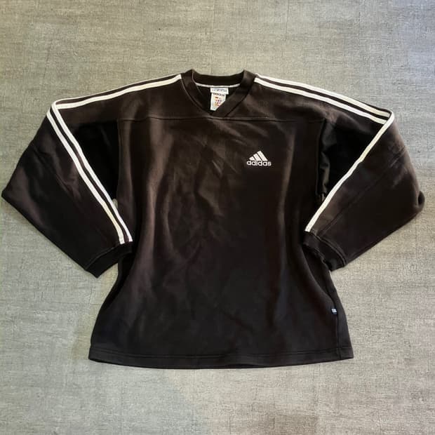 Adidas 아디다스 올드스쿨스트릿 v넥 맨투맨 스웻셔츠
