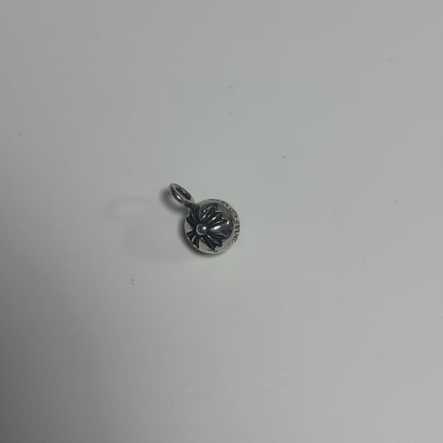 크롬하츠 ch 볼 플러스 참 팬던트