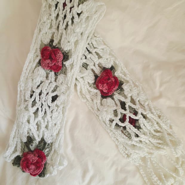 Japanese Vintage Rose knitting muffler