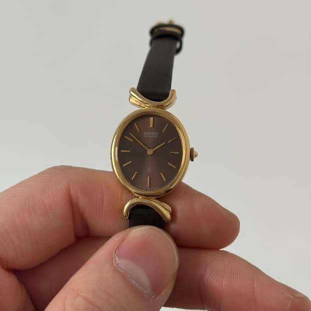 1980s Brown Dial Gold Oval Ladies Quartz