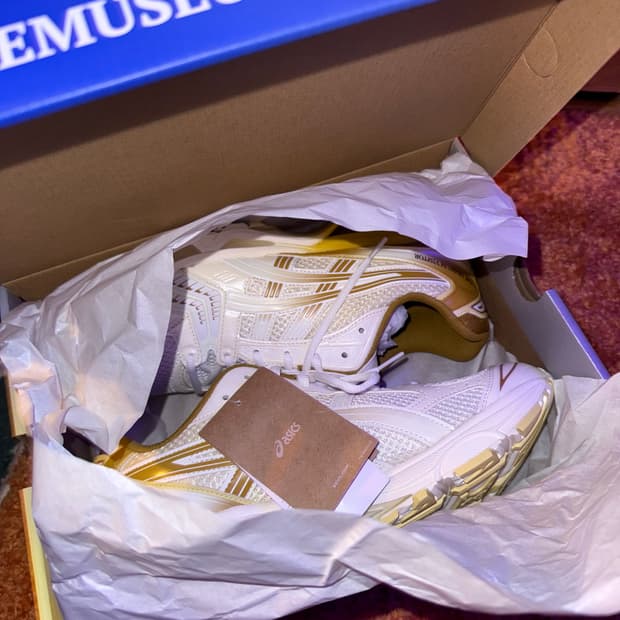 아식스 젤카야노14 더뮤지엄비지터 (290,새상품)