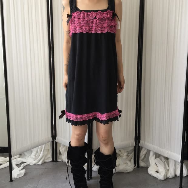 Ribbon lace point sleeveless onepiece