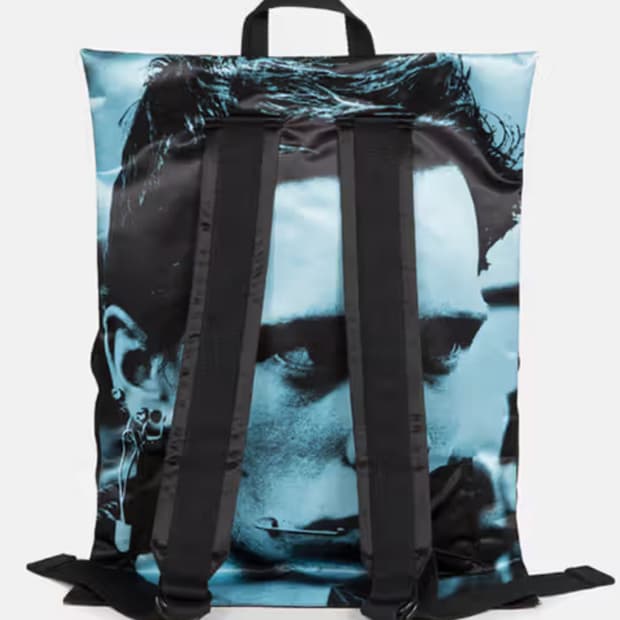 라프시몬스 이스트팩 포스터 백팩 구해요