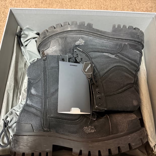 발렌시아가 컴뱃 스트라이크 부츠 블랙 41