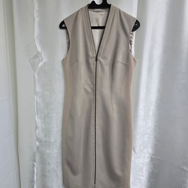 타하리 지퍼 슬리브리스 원피스 (1750)