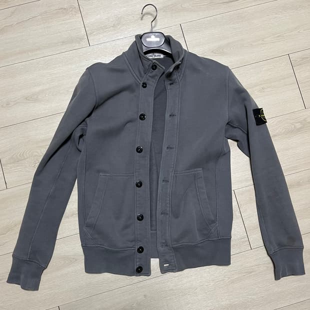 스톤아일랜드 와펜 버튼 집업 자켓