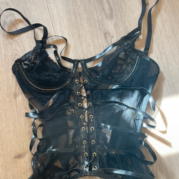 ann summers suspender