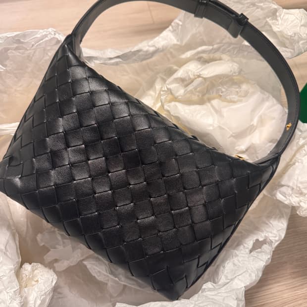 보테가 베네타 월리스