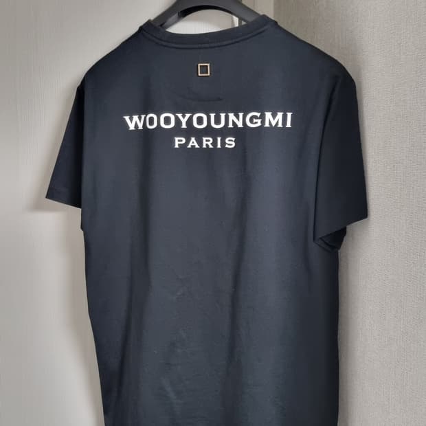우영미 백로고 블랙 반팔
