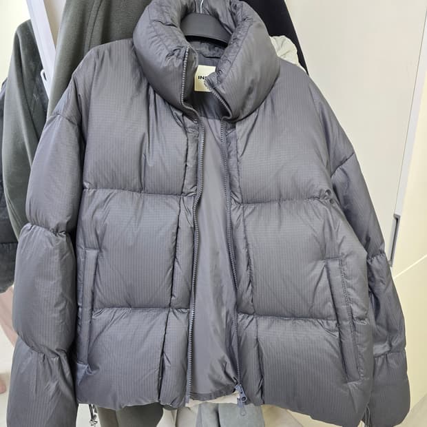 인사일런스 구스다운 숏패딩