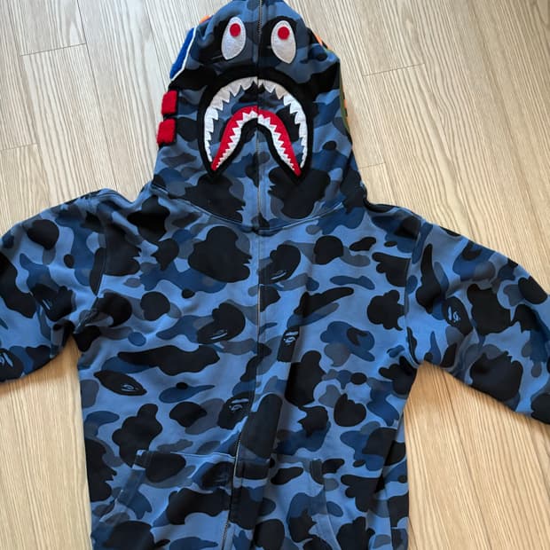 베이프 후드집업 청계 m사이즈 판매합니다!