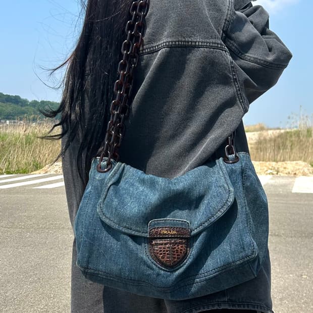 프라다 데님 빈티지 크로코 믹스 체인 숄더백