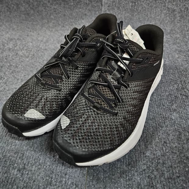 노스페이스 암페조 러닝 슈즈240(급처)