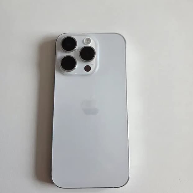 아이폰 15 프로 화이트티타늄 자급제 (애플케어 남아있음)