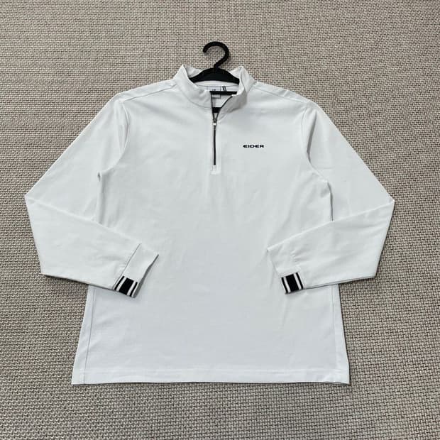 아이더 등산 반집업 기능성티. 6604