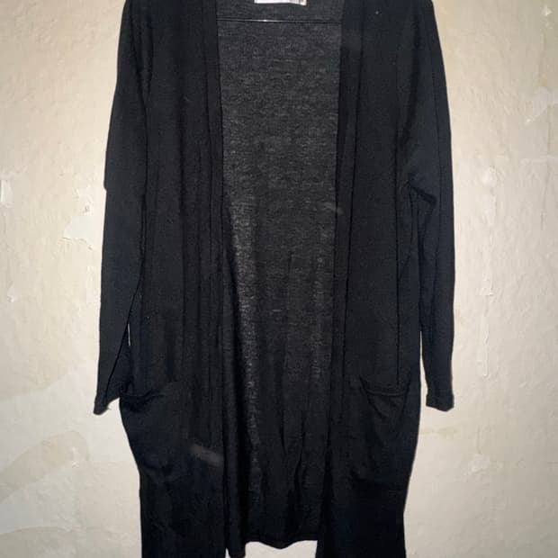 “Vent violet” Black Goth cardigan