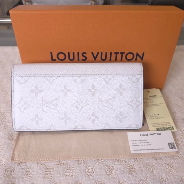 [중고/정품] 루이비통 브라짜 월릿 타이가라마 옵틱 화이트
