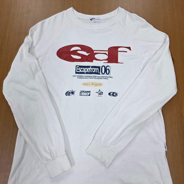 이스케이프프롬 ESCF 로고 프린트 롱슬리브 M