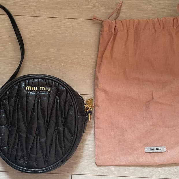 미우미우 마테라쎄 미니 원형백