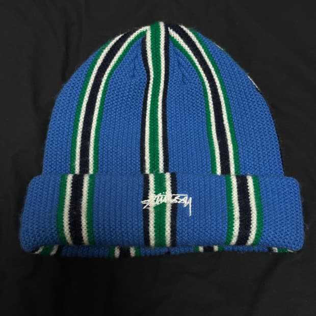 스투시 버티컬 스트라이프 비니 판매합니다.