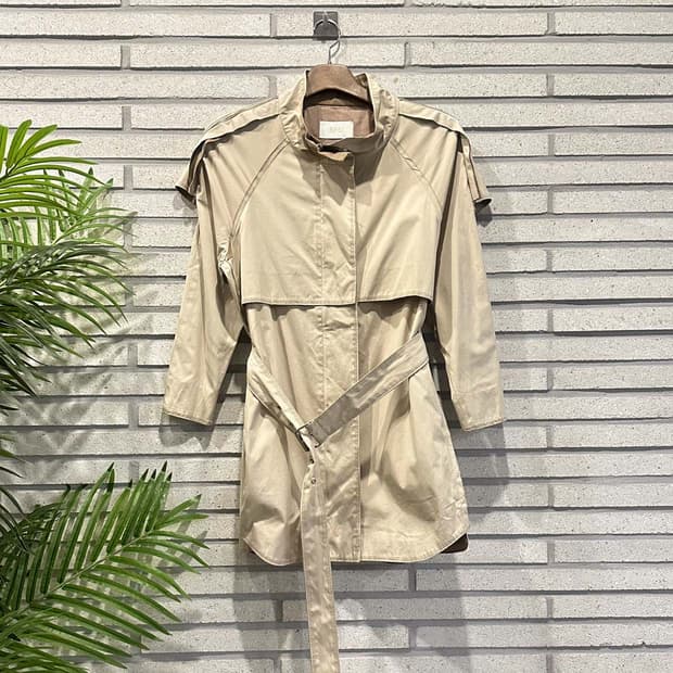 SJSJ 케이프 미디 트렌치 자켓 래글런 벨티드 하이넥 디테일 베이지