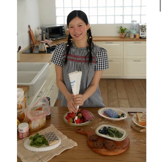 더블쿼츠 블라우스