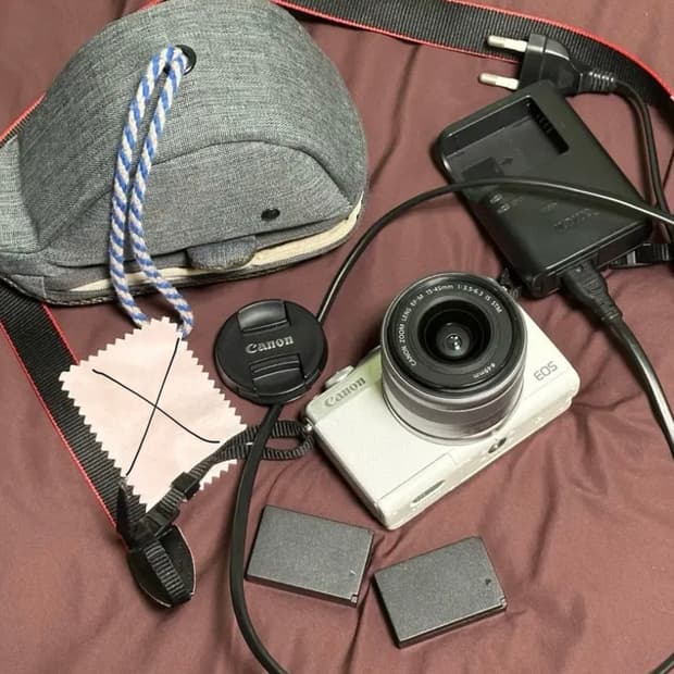 캐논 eos m100 미러리스 카메라