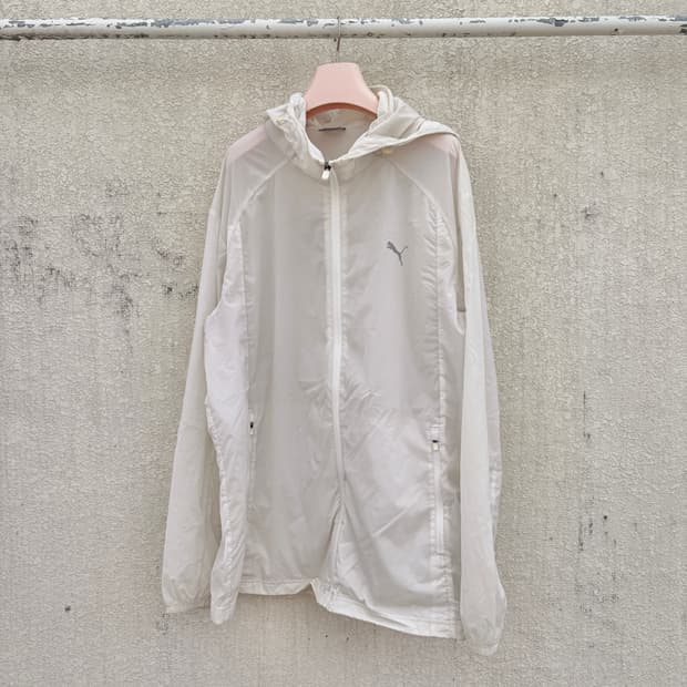 푸마 화이트 경량 바람막이(XXL)