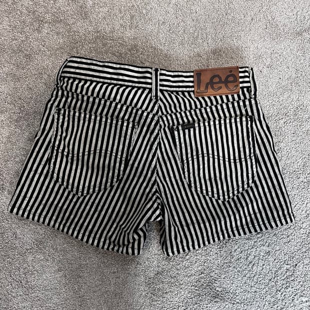 리 스트라이프 코듀로이 쇼츠S