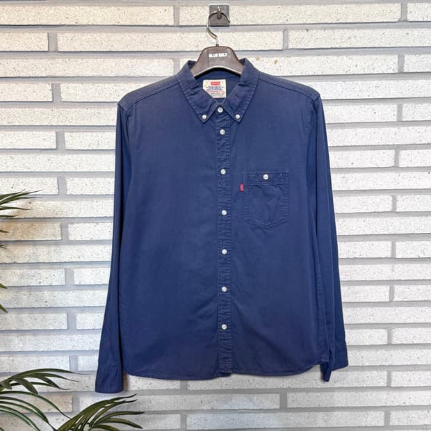 리바이스 코튼 데님 버튼다운 워크셔츠 패치포켓 디테일 블루
