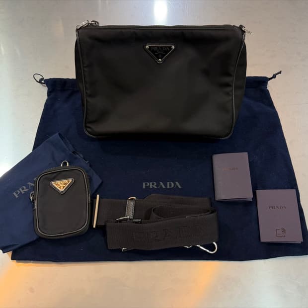 [리오브전포점] 프라다 리나일론 사피아노 레더 크로스 숄더백 