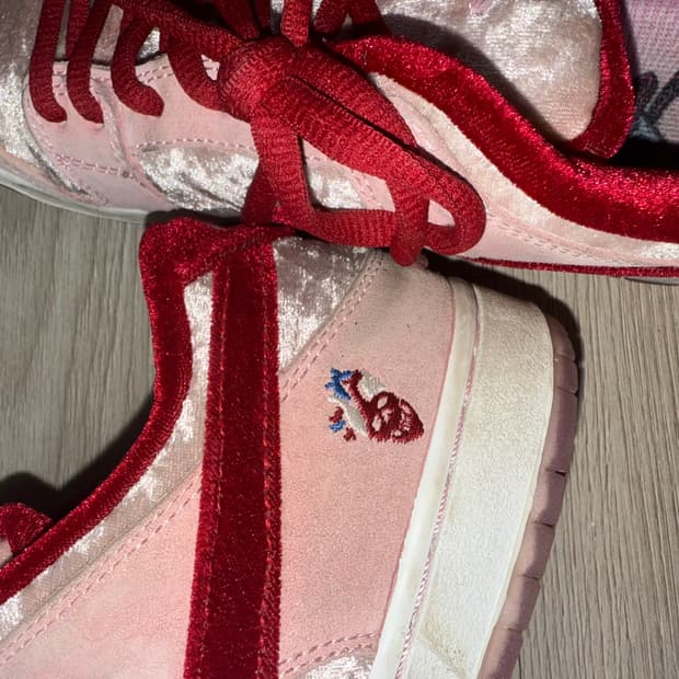 나이키 덩크 스트레인지 러브 핑크