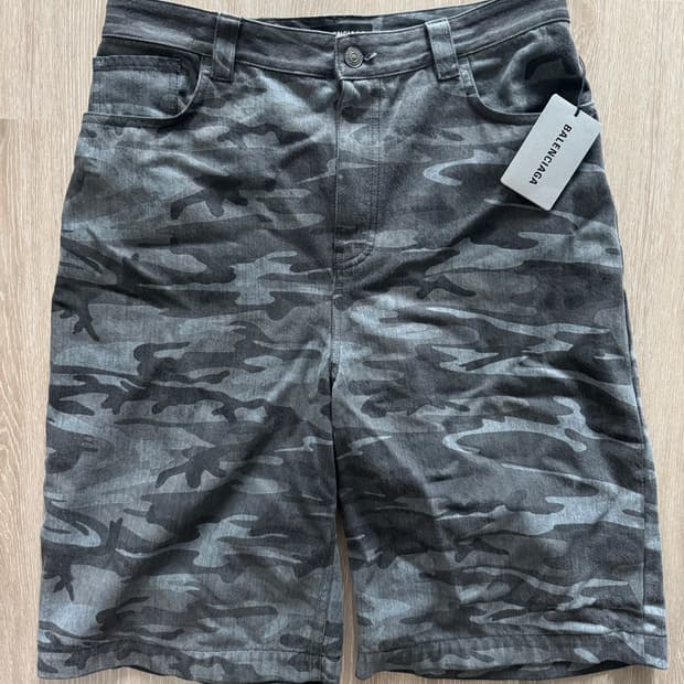 Balenciaga 발렌시아가 카모 쇼츠