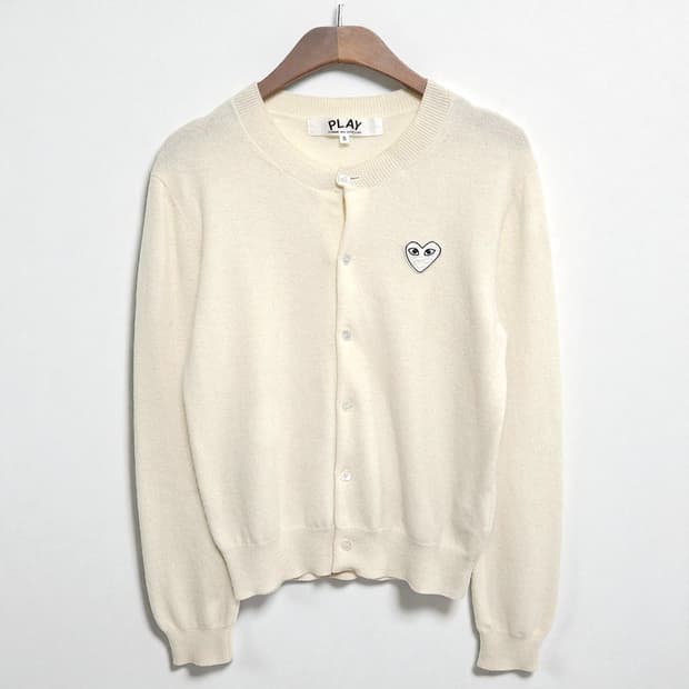 여성44~55)꼼데가르송 플레이 하트 자수 울 가디건