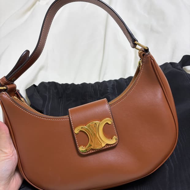 셀린느 트리옹프 아바백 브라운