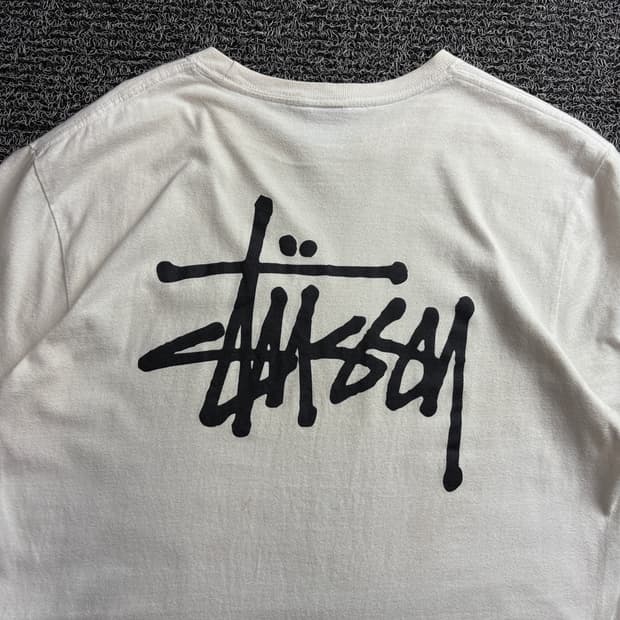 스투시 시그니처 빅로고 미니멀 반팔티 4199