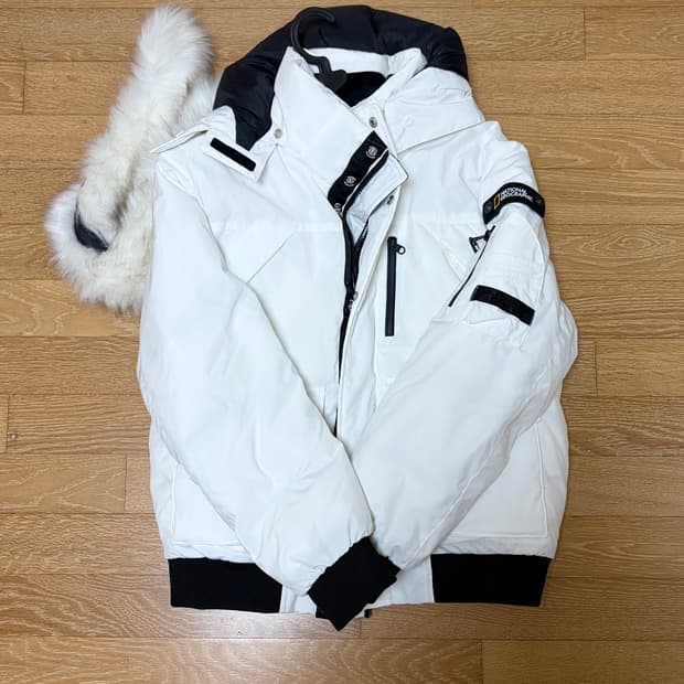 내셔널지오그래픽 타루가 숏패딩 화이트 s